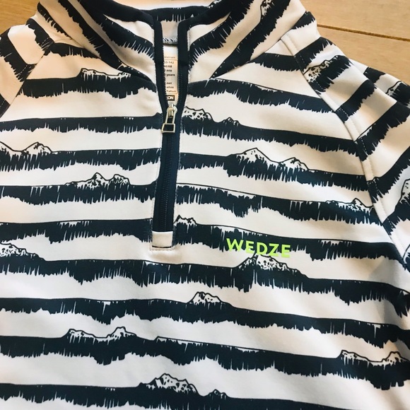 Kid’s ski base layer top. - Picture 3 of 4